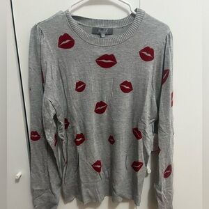 Lip sweater